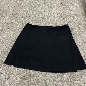 Boat bum liquid yacht wear black skort size 2